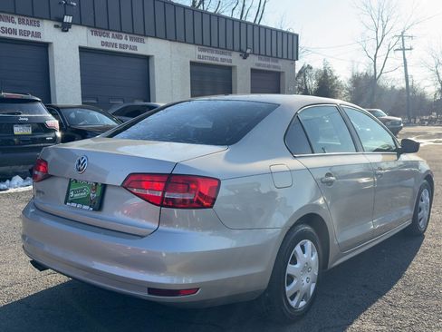 Used 2015 Volkswagen Jetta S image 6