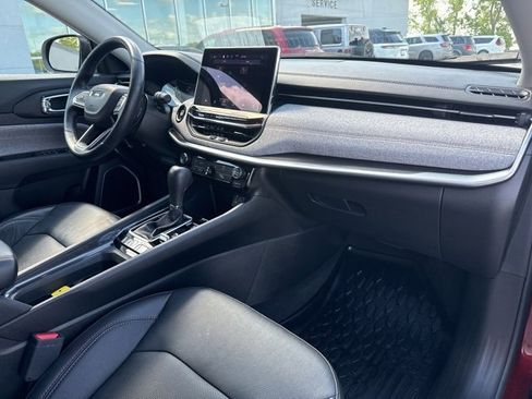 Used 2022 Jeep Compass Latitude image 27