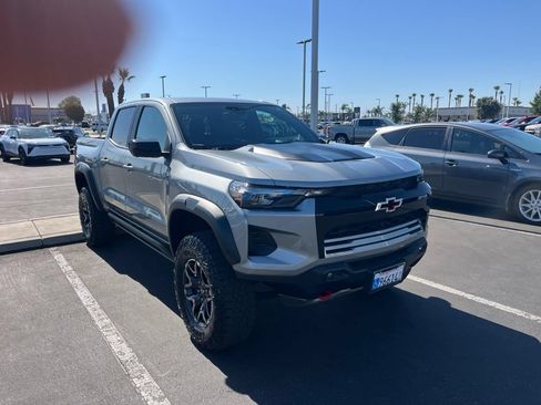 Used 2023 Chevrolet Colorado ZR2 w/ ZR2 Convenience Package III AWD/4WD image 27
