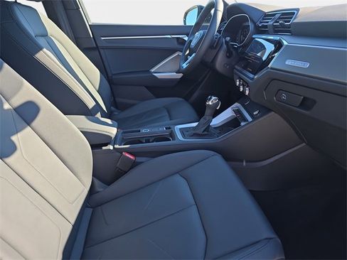 Used 2025 Audi Q3 2.0T Premium Plus w/ Premium Plus Package image 12