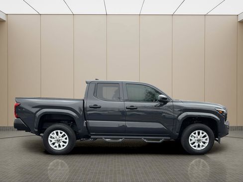 Used 2024 Toyota Tacoma SR image 6