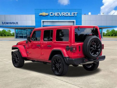 Used 2025 Jeep Wrangler Unlimited Sahara w/ Safety Group AWD/4WD image 3