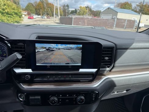 Used 2024 Chevrolet Silverado 3500 LT image 18