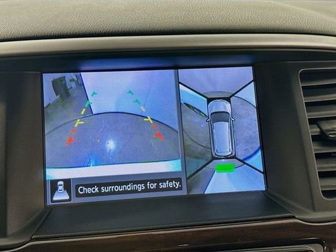 Used 2015 Nissan Pathfinder Platinum image 16