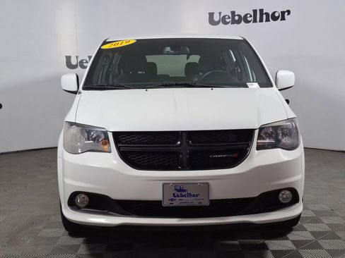 Used 2019 Dodge Grand Caravan SE FWD image 2