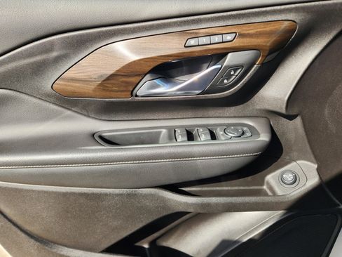 Used 2018 GMC Terrain Denali w/ Advanced Safety Package image 29