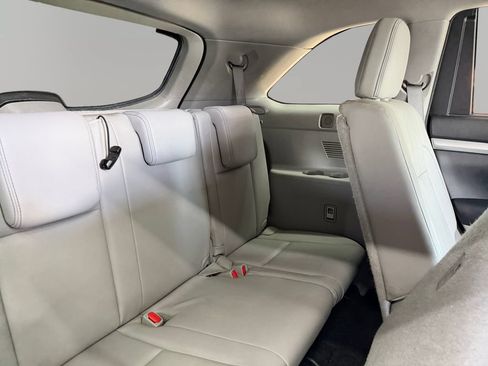 Used 2016 Toyota Highlander XLE FWD image 24