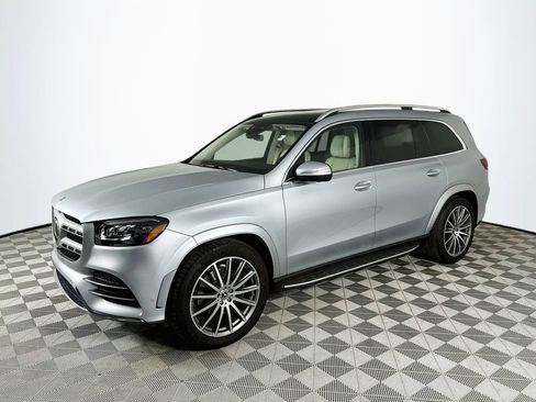 Used 2022 Mercedes-Benz GLS 450 4MATIC w/ AMG Line Exterior image 3