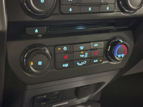 Used 2015 Ford F150 XLT w/ Equipment Group 302A Luxury AWD/4WD image 16