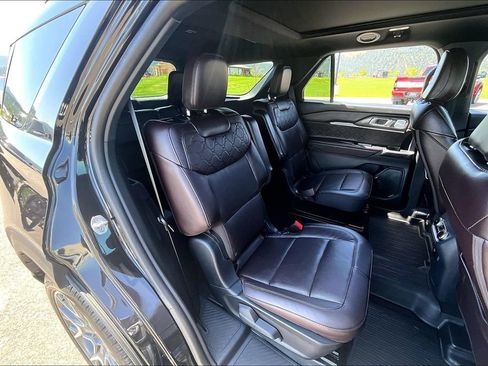 Used 2025 Ford Explorer Platinum w/ Ultimate Package AWD/4WD image 27