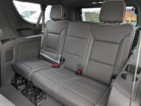 New 2026 GMC Yukon XL Elevation w/ Elevation Premium Package image 18