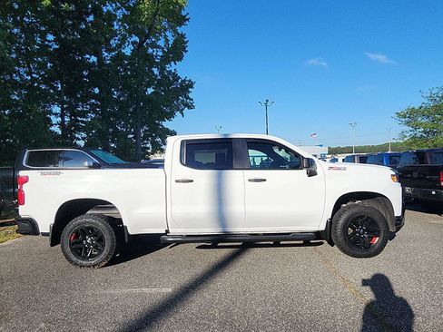 Used 2020 Chevrolet Silverado 1500 Custom Trail Boss w/ Custom Convenience Package AWD/4WD image 6