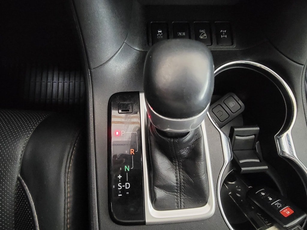 Used 2018 Toyota Highlander Limited AWD/4WD image 17