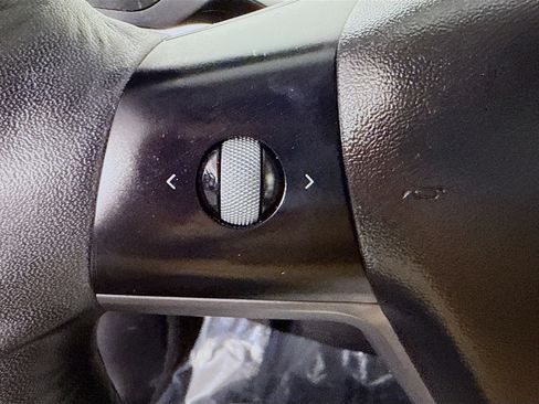 Used 2021 Tesla Model Y Performance image 14