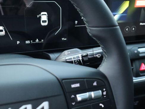 New 2025 Kia K4 EX image 32