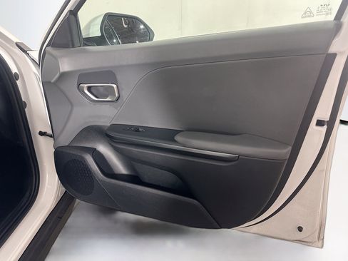 Used 2025 Kia K4 FWD image 30