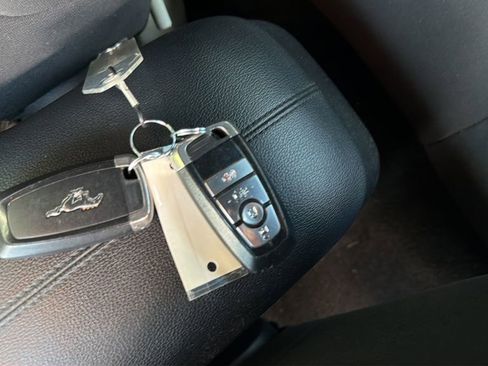 Used 2020 Ford Mustang GT RWD image 33