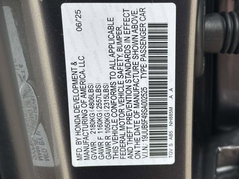 Certified 2025 Acura TLX w/ Technology Package image 26