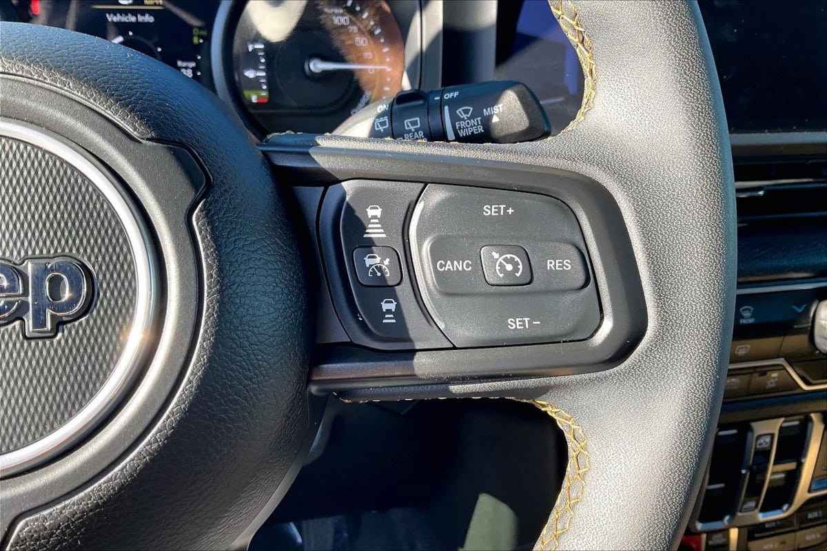 Used 2025 Jeep Wrangler Unlimited Sport S 4xe AWD/4WD image 16