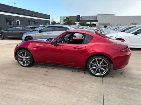 Used 2022 MAZDA MX-5 Miata RF Grand Touring RWD image 13