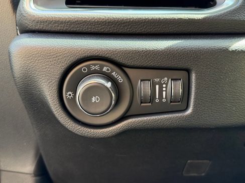 New 2026 Chrysler Pacifica Limited w/ S Appearance Package FWD image 25