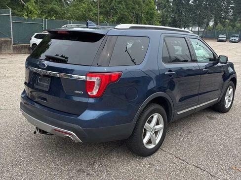 Used 2016 Ford Explorer XLT w/ Equipment Group 202A AWD/4WD image 5