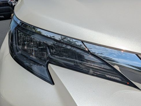 Used 2025 Toyota Sienna XLE w/ XLE Plus Package FWD image 11