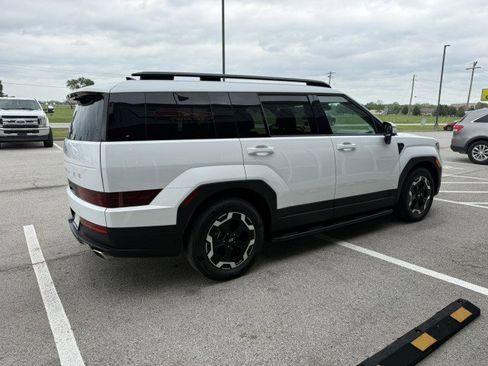 Used 2025 Hyundai Santa Fe SEL image 2