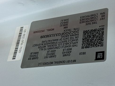 Used 2018 Chevrolet Express 3500 w/ Driver Convenience Package RWD image 35