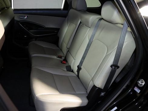 Used 2017 Hyundai Santa Fe SE Ultimate w/ Cargo Package image 13