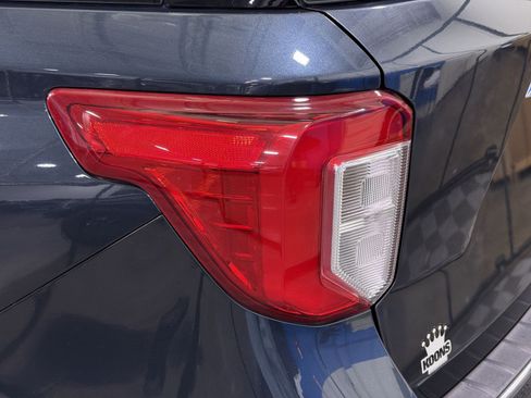 Used 2022 Ford Explorer Limited w/ Equipment Group 301A RWD image 17
