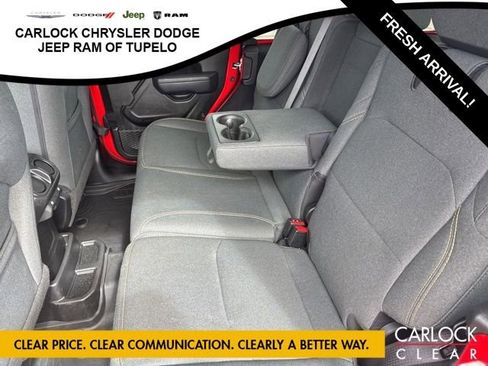 Used 2025 Jeep Wrangler Sport image 33