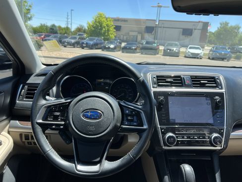 Used 2018 Subaru Outback 3.6R Limited AWD/4WD image 2