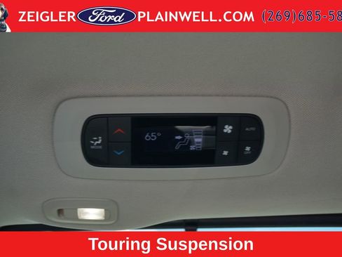 Used 2024 Chrysler Pacifica Limited FWD image 14