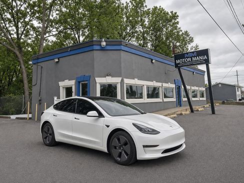Used 2021 Tesla Model 3 Standard Range Plus RWD image 1