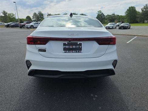 Used 2024 Kia Forte LXS w/ LXS Technology Package FWD image 14