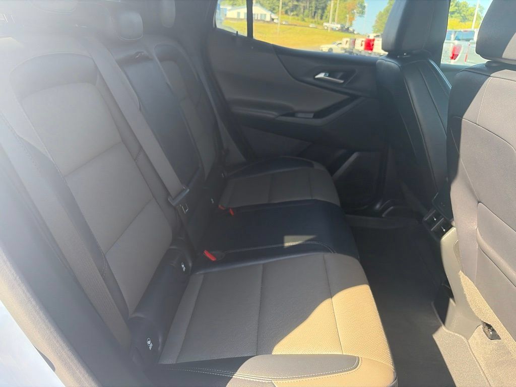 Used 2026 Chevrolet Equinox LT w/ Convenience Package II AWD/4WD image 33