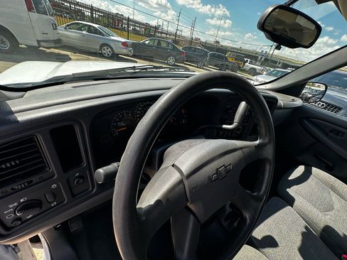 Used 2005 Chevrolet Silverado 1500 W/T image 21