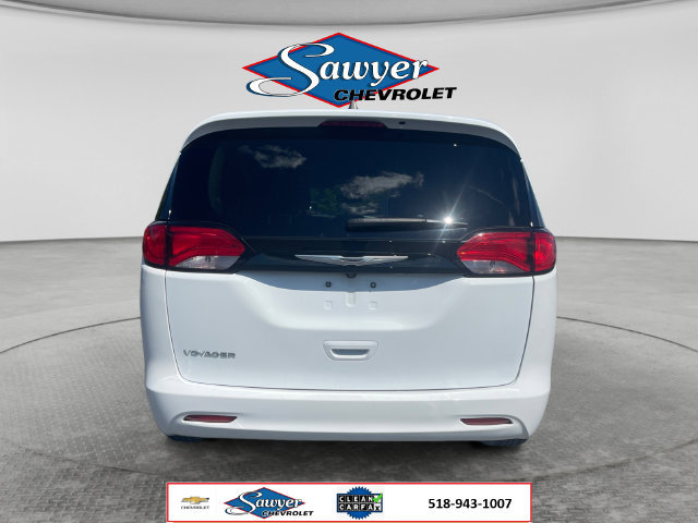 Used 2023 Chrysler Voyager LX FWD image 4