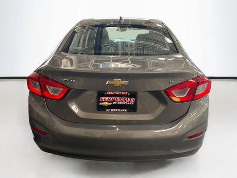Used 2018 Chevrolet Cruze LT w/ Convenience Package FWD image 7