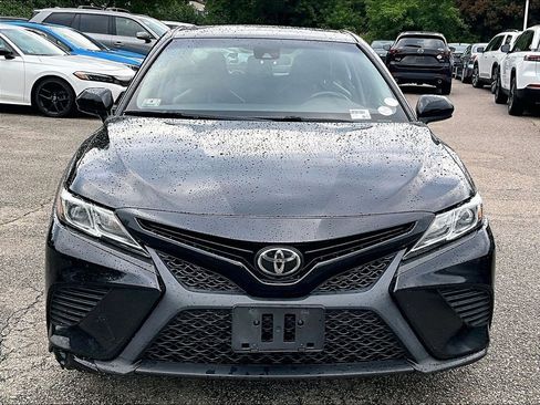 Used 2020 Toyota Camry SE FWD image 2