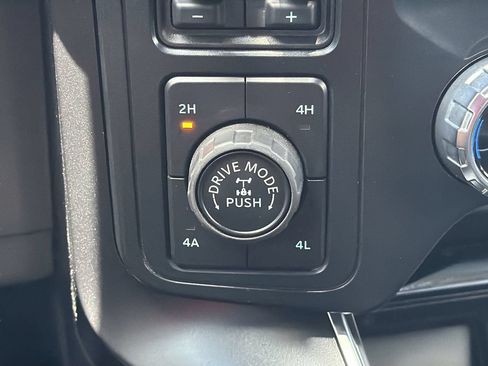 Used 2025 Ford F150 Raptor AWD/4WD image 25