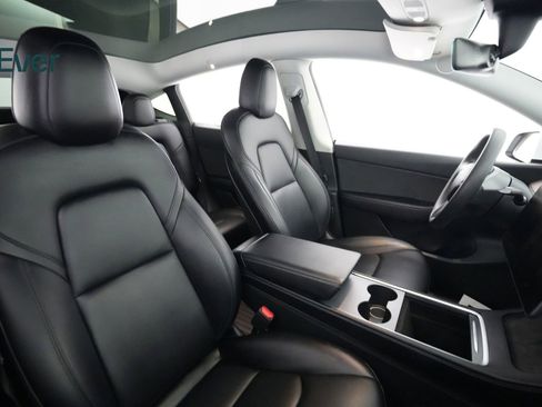 Used 2022 Tesla Model Y Performance image 23