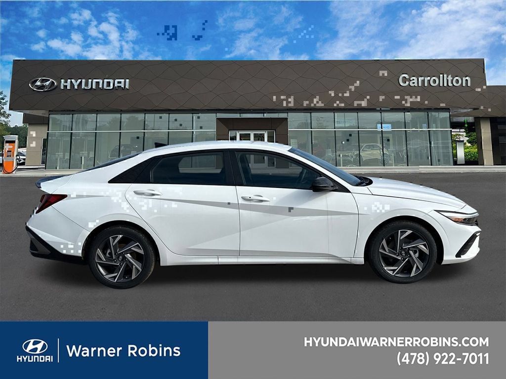 New 2025 Hyundai Elantra Sport FWD image 3