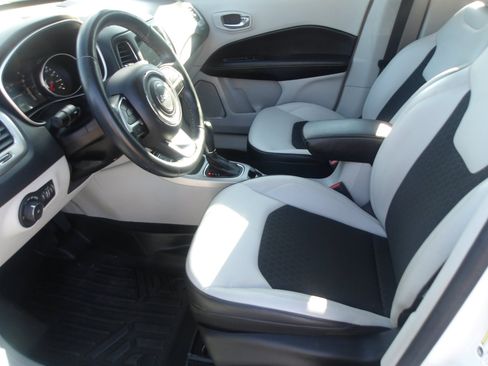 Used 2018 Jeep Compass Latitude w/ Popular Equipment Group image 19