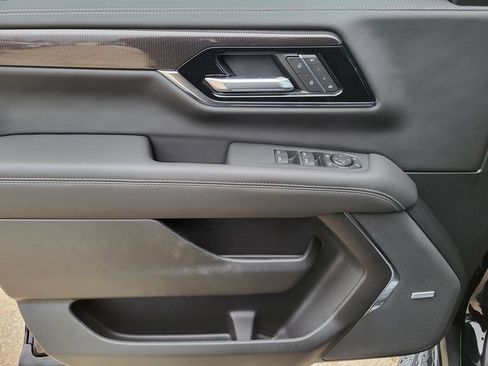 New 2026 GMC Yukon Elevation image 6