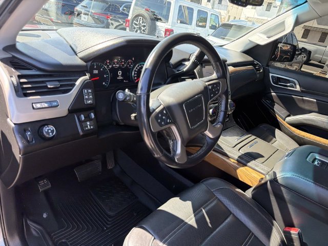 Used 2020 GMC Yukon Denali w/ Denali Ultimate Package RWD image 24