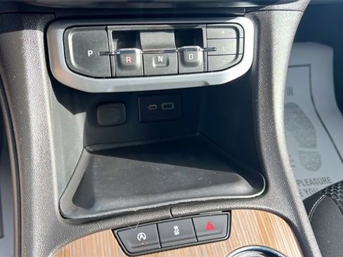 Used 2023 GMC Acadia SLE w/ Driver Convenience Package image 30