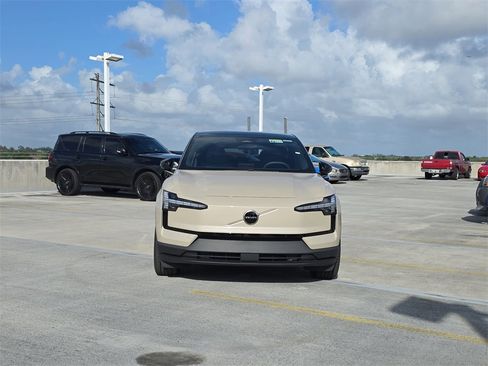 New 2026 Volvo EX30 Plus w/ Protection Package image 2