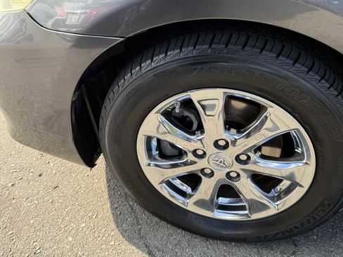 Used 2011 Toyota Camry image 7